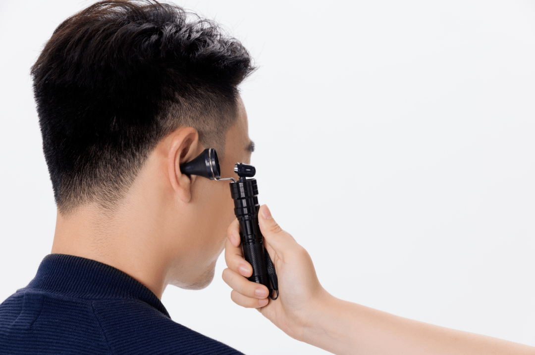 女子爱掏耳朵,竟然导致恶性肿瘤?