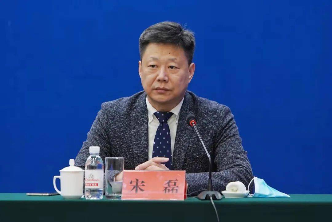 宋磊答:今年以来,青岛会展业有效地采取措施,来去对冲疫情给青岛会展