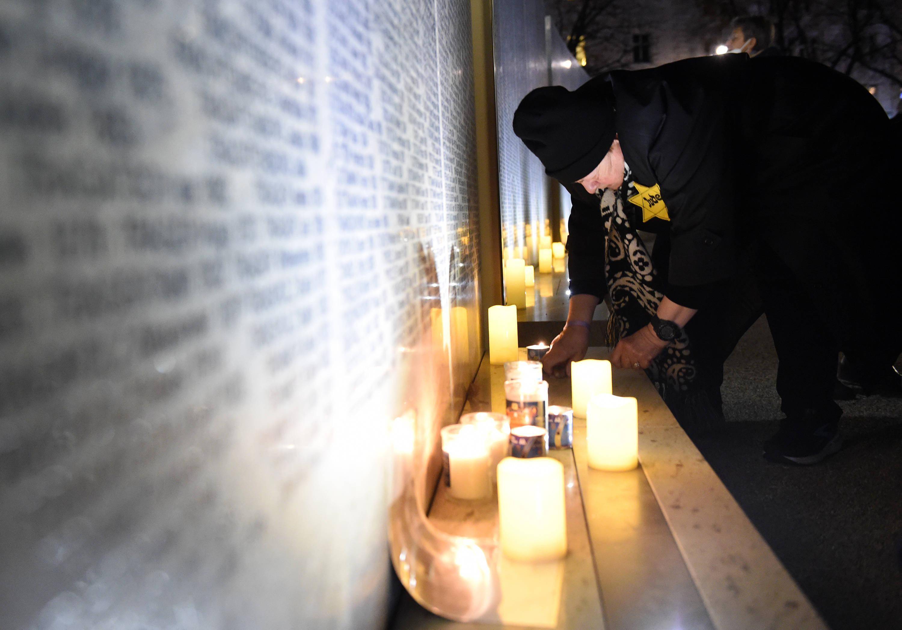 维也纳：大屠杀纪念墙落成