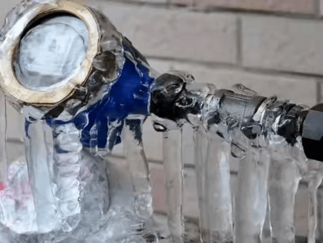 莒南县自来水公司提醒广大用户做好防冻准备,对自家的水表,水管进行