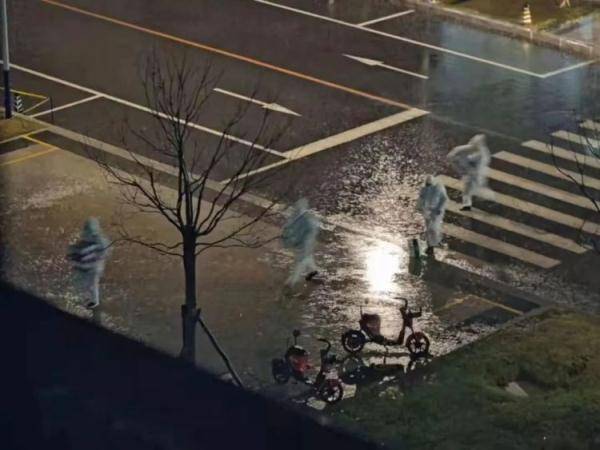 大学城|大连30余名大学城学生确诊！他们的“隔离日记”看哭……