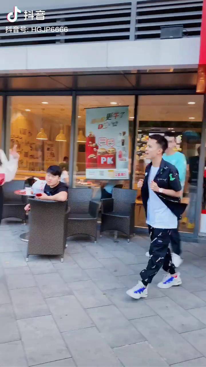 三哥现在变坏了哦苏宁朱莉三哥覃祖铭刘婷春晓门门斌斌