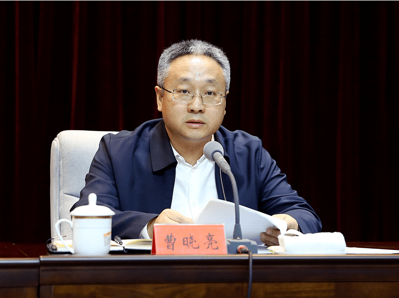 会议宣布:曹晓亮同志任运城市委委员,常委,市纪委书记,免去周跃武同志