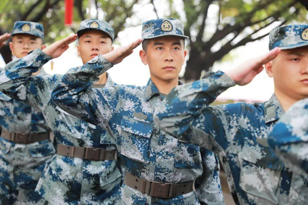 首批直招军官亮相