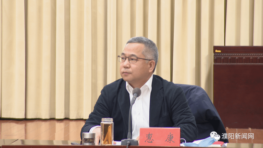杨青玖在参加市委办公室能力作风建设大讨论时要求深入开展能力作风