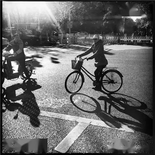 设备要单反何用？手机照样拍出自行车大片！