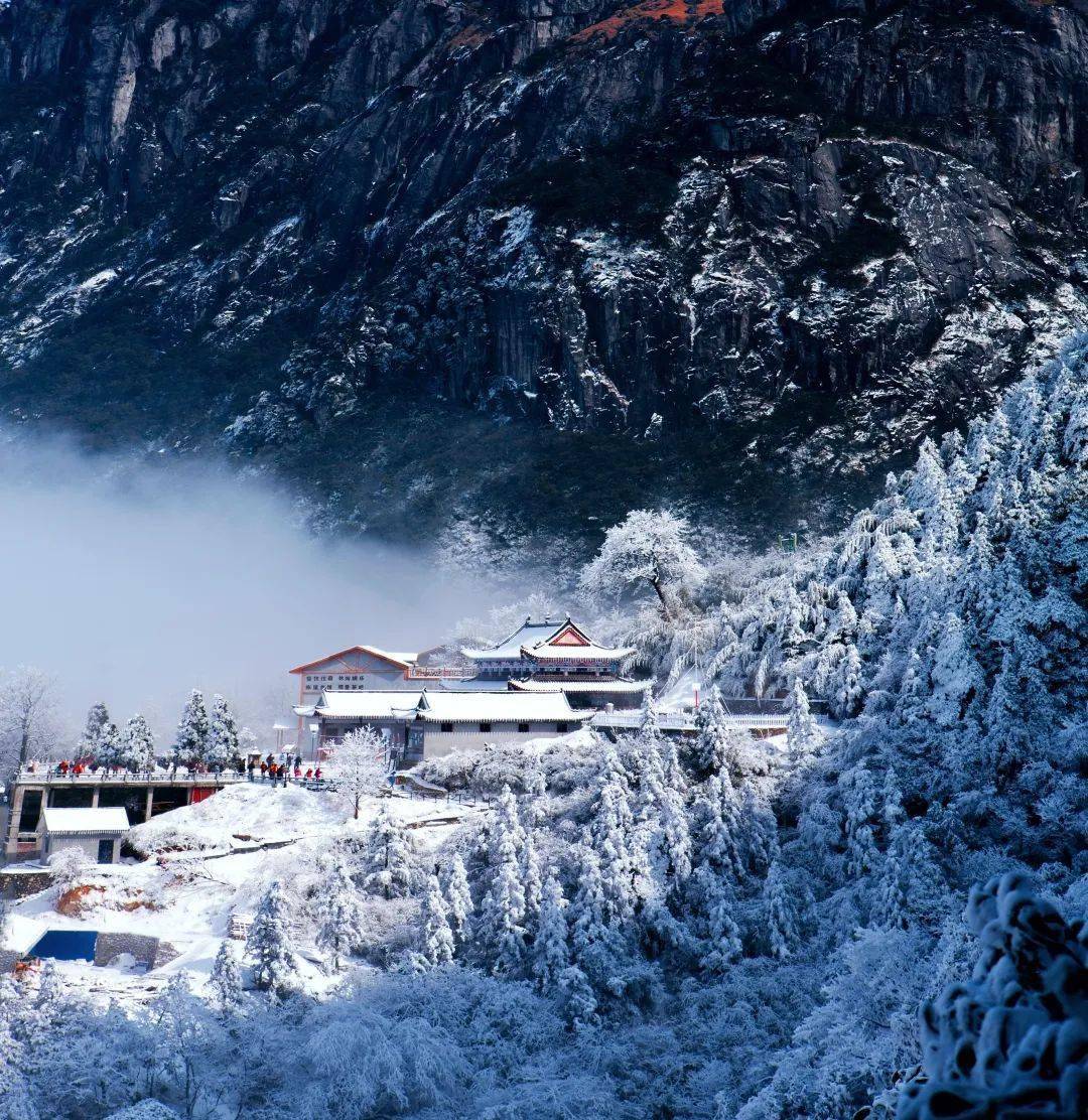 武功山雪景描写图片