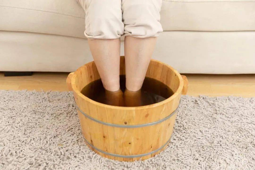 部位|注意：湿气重的人，身上这2个部位会“变大”，再忙也要看看！