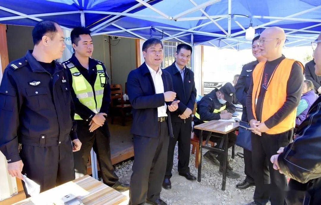 刘晓华到桂平市调研交通安全管理工作_路段