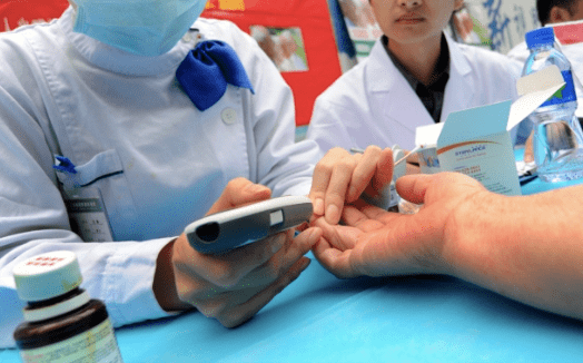 管理状况|中国糖尿病患者高达1.16亿人，卫健部门建议：35岁以上成人定期检测血糖