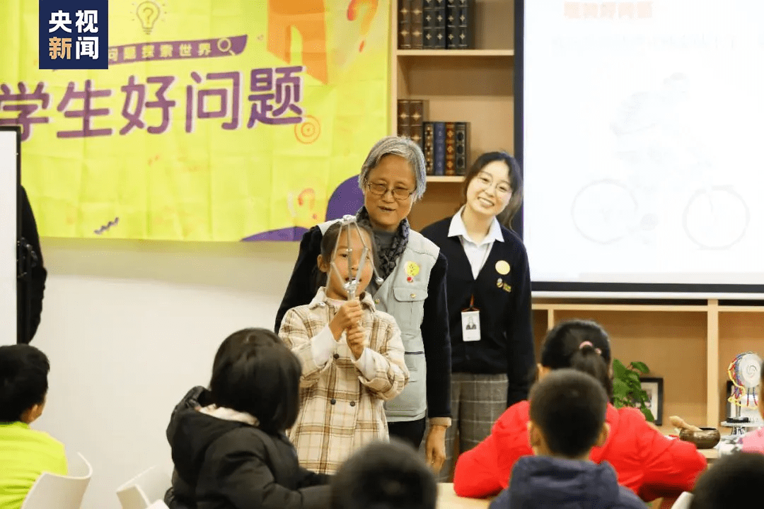 72岁女教授硬核科普，百万网友粉上她