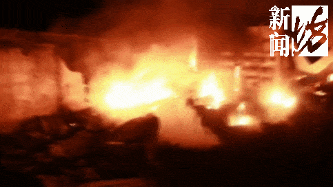 惨剧！这个国家一辆油罐车被撞漏油，首都居民竟争相哄抢，随后发生爆炸...已致144人死亡！