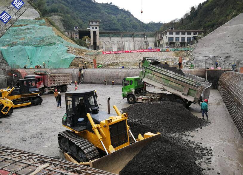 凤山水库工程大坝首仓碾压混凝土开仓浇筑_施工