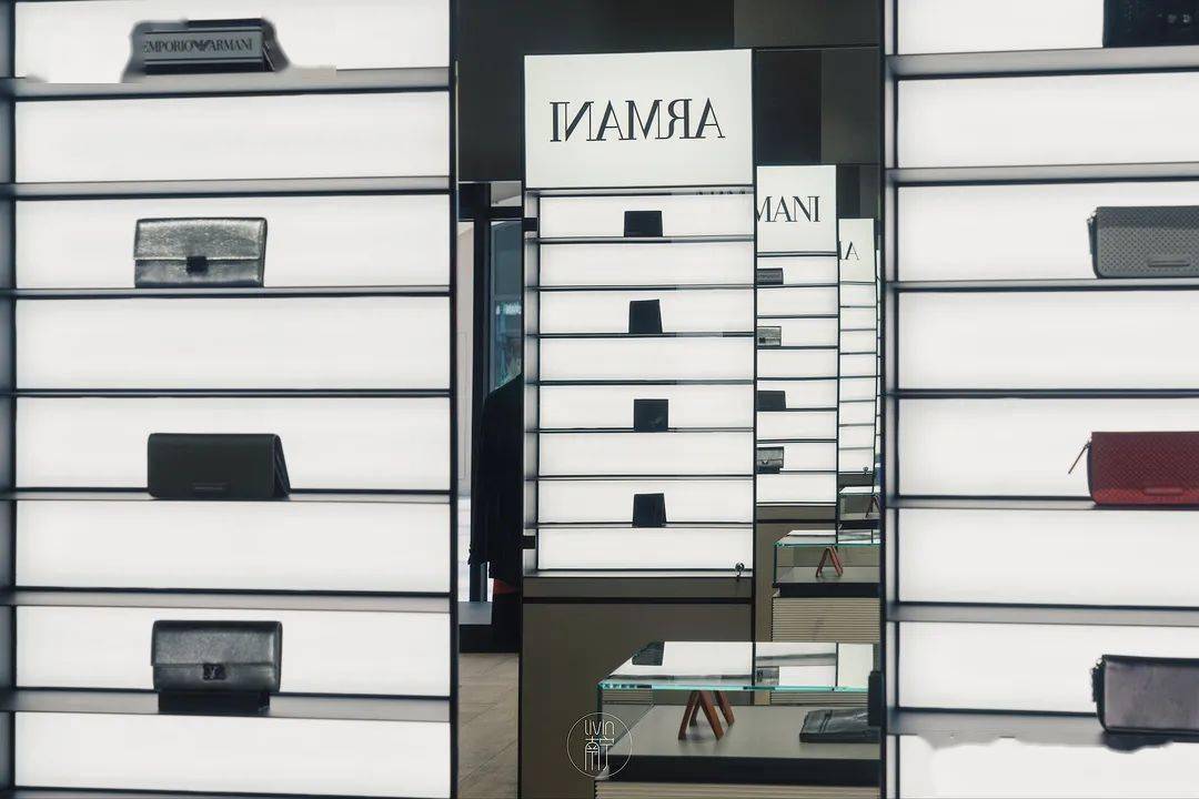 首创坐标南宁首创奥特莱斯，ARMANI 时装店全新开业，速来打卡