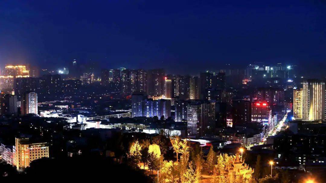 仁寿的夜里藏着烟火人间