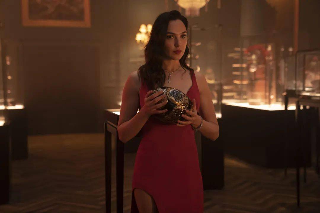 巨石|年度R级爽片！神奇女侠VS死侍和强森