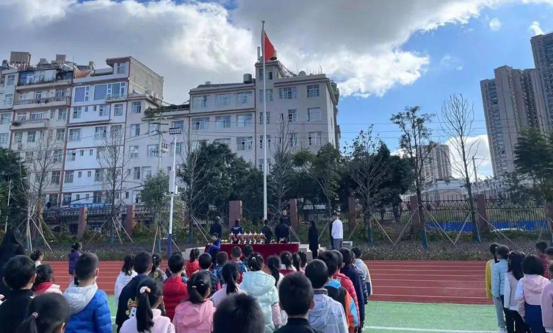 绿茵赛场 球星闪耀—书林二小福海校区班级足球联赛颁奖仪式_年级
