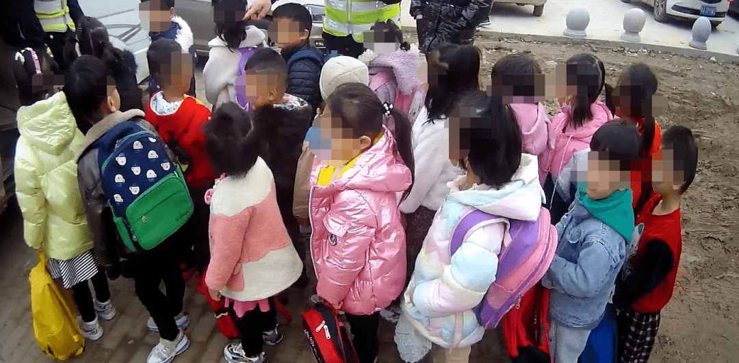 车窗|“黑校车”超员133.3%!司机被刑拘,罚2万多! | 守法知礼平安行