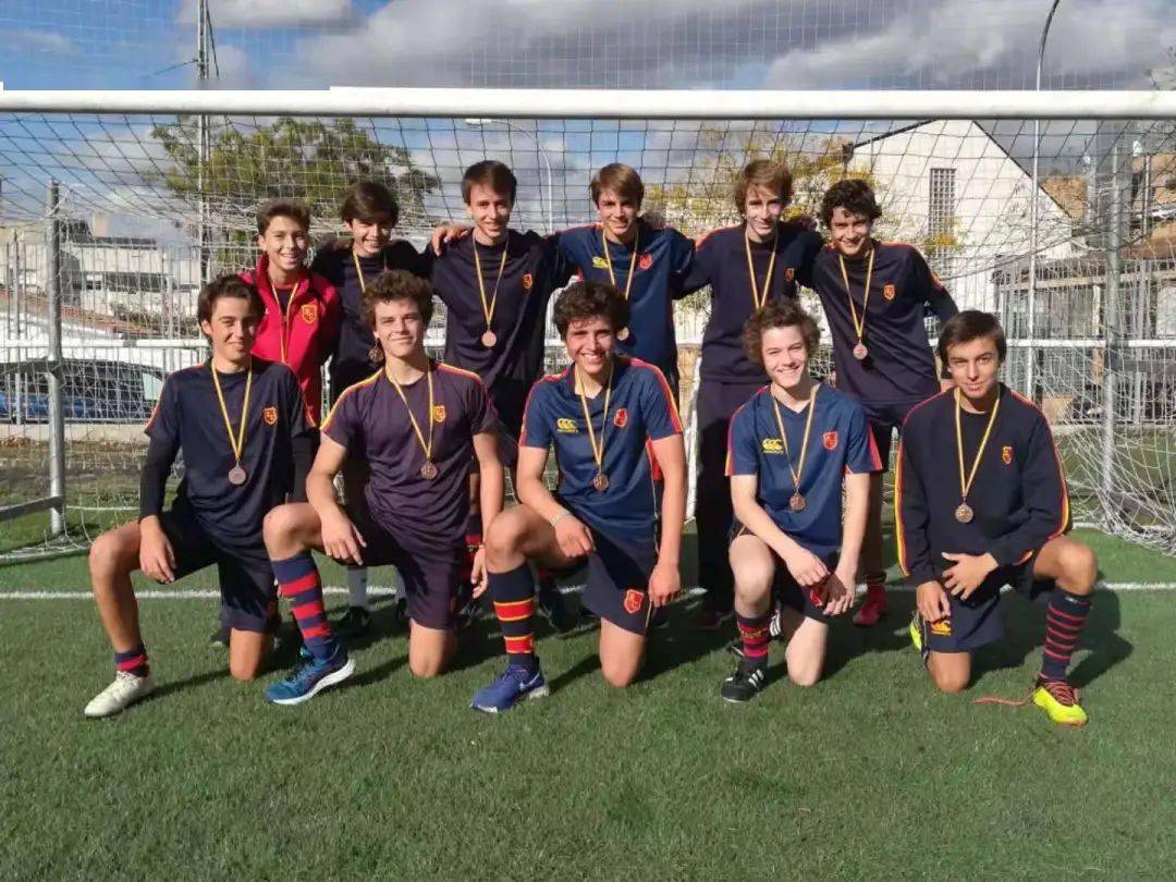 西班牙贵族学校的校服全员看齐名校风暴公主上身成就最强买家秀