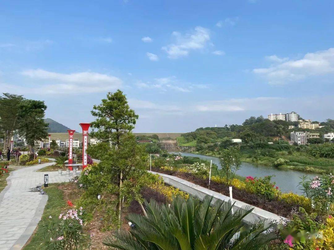 "小口袋"里的"大幸福" ——高州长坡镇新建风景优的"口袋公园"开园