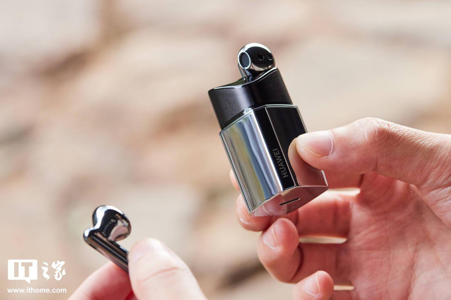 【IT之家开箱】华为 FreeBuds Lipstick 口红耳机图赏：声色由我