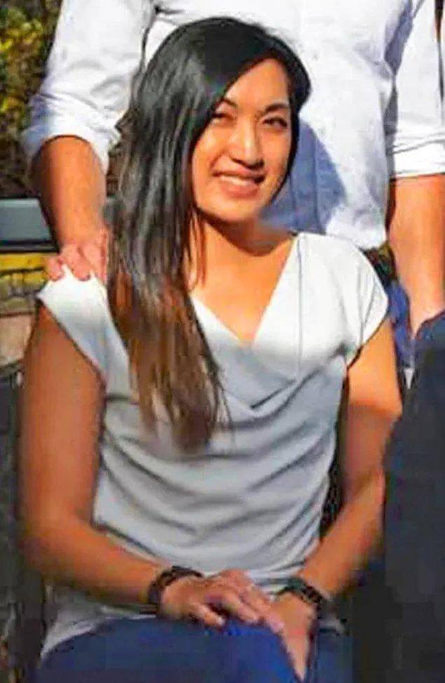 热议加拿大高中女老师竟与未成年男学生地下室啪啪车内口交