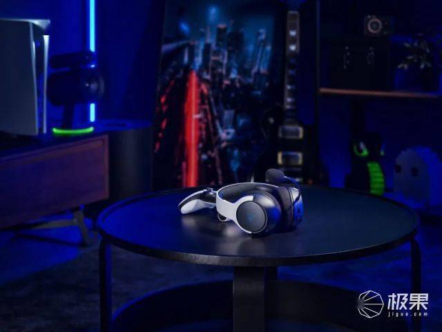 PS5顶级外设来了！雷蛇全新耳麦和快充底座，超高语音清晰度，切换方便，最低369起！