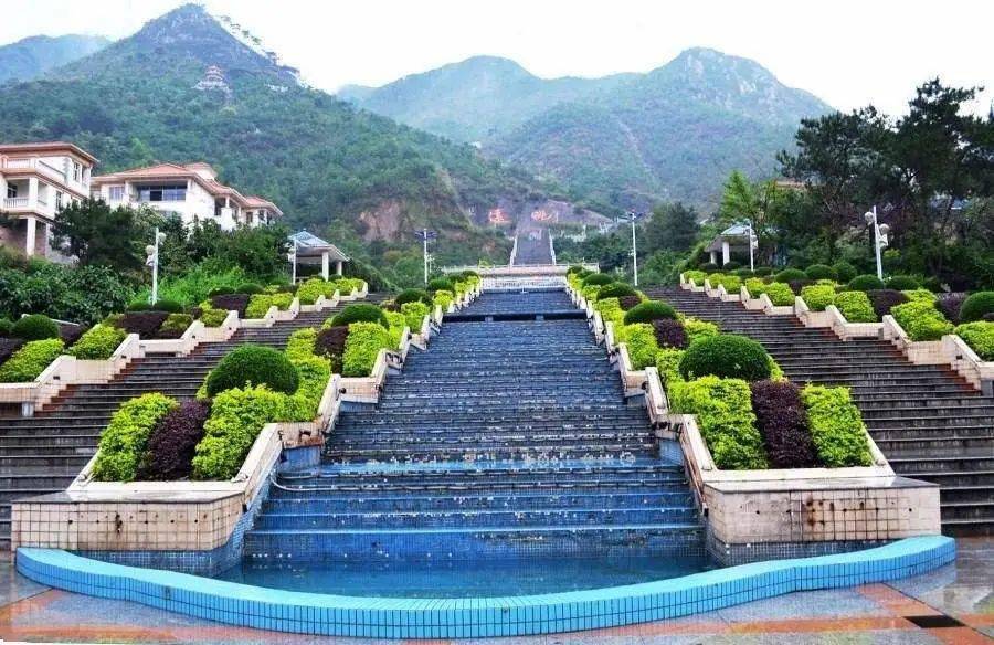 登上清新生態公園重點項目,觀景臺早上山頂空氣清新,白天觀全國首個