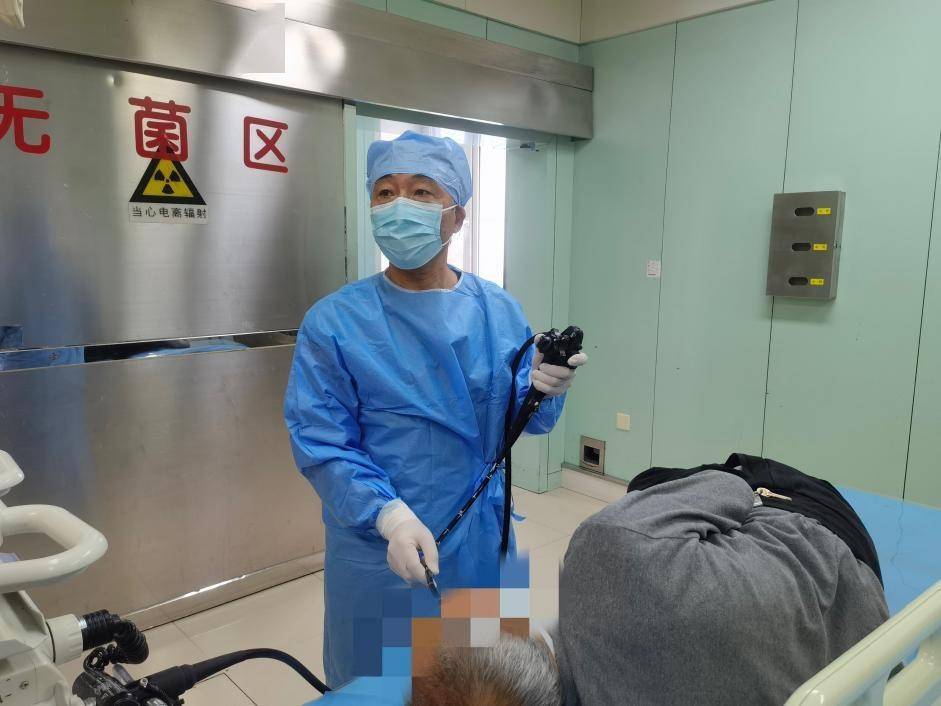 插管|哈医大二院消化内科巧用ERCP技术进行胆管取石治疗