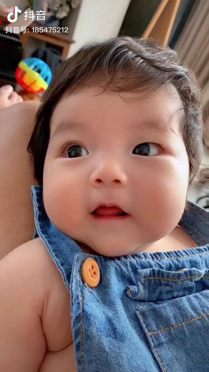等一下你兜里藏的是什么胖萌这是肉萌宝日常萌娃集合啦治愈系笑容