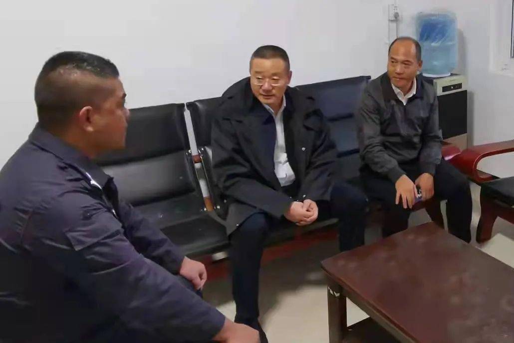 市委政法委书记尹凌云到墨江县公安局基层派出所调研指导工作