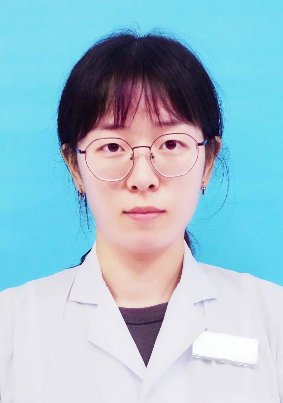 化培训3年,先后跟随"国家级名中医"王坤根,徐志瑛等名老中医临证抄方