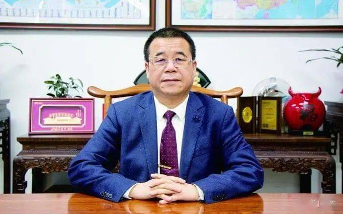 其中来自中伟股份的邓伟明超越神州细胞的谢良志,成功登上"邵阳首富"