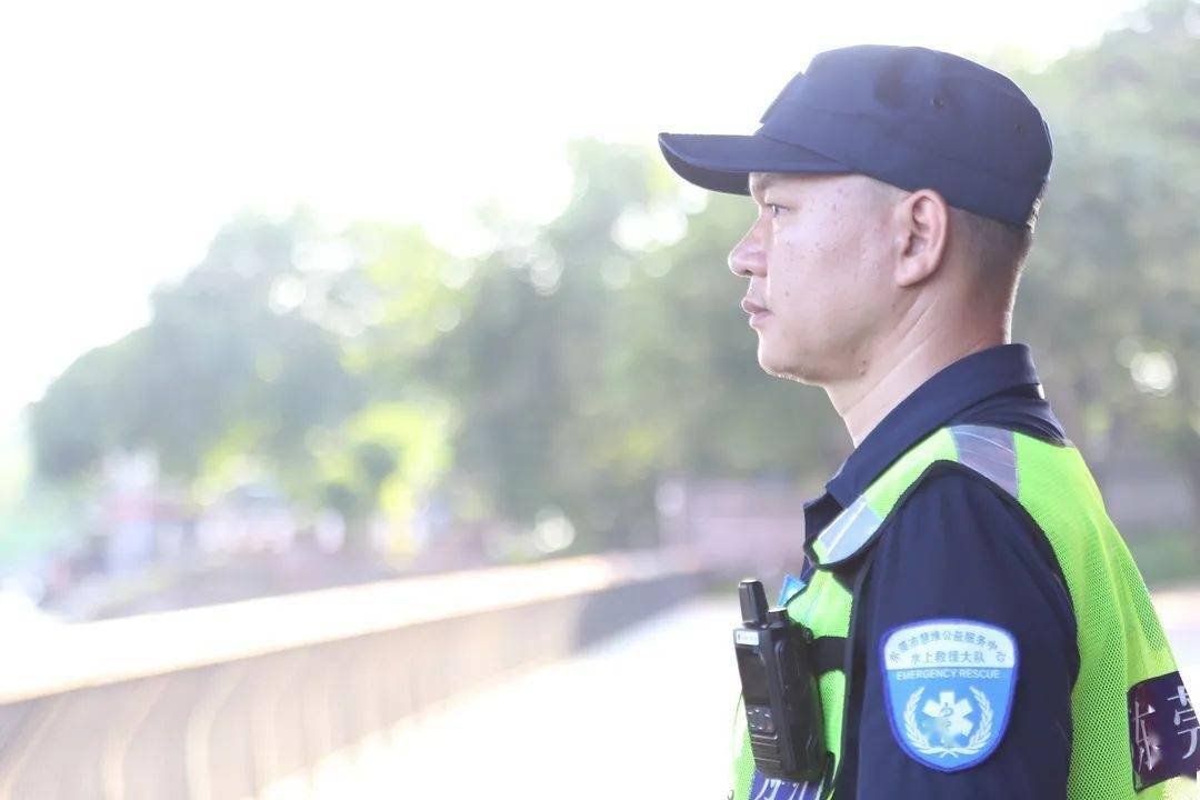 高素质东莞义警③撒花东江七号水上救援队获评全市优秀义警组织