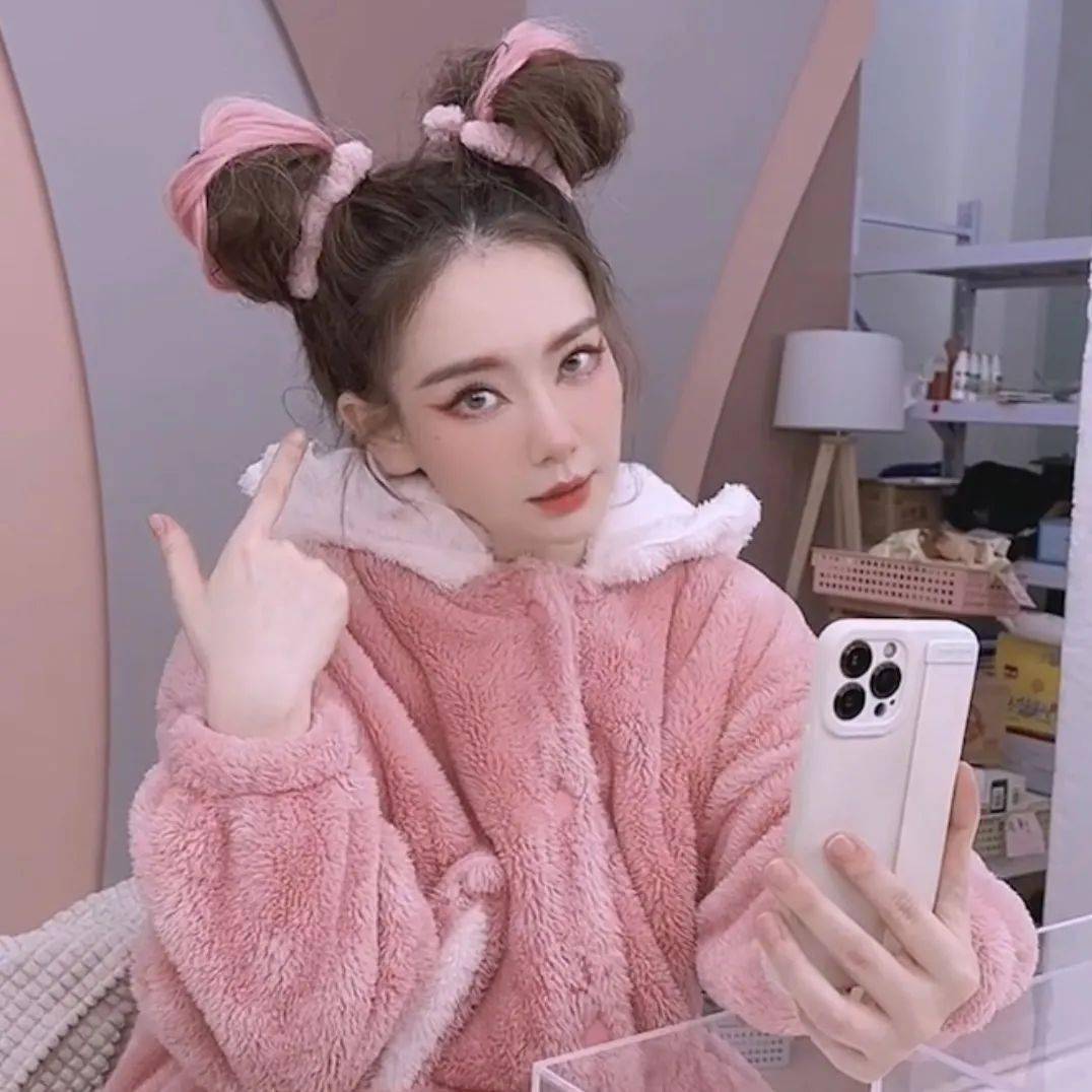 小狐狸戚薇玲娜贝儿灵感仿妆，你有被这只川沙妲己蛊到吗？