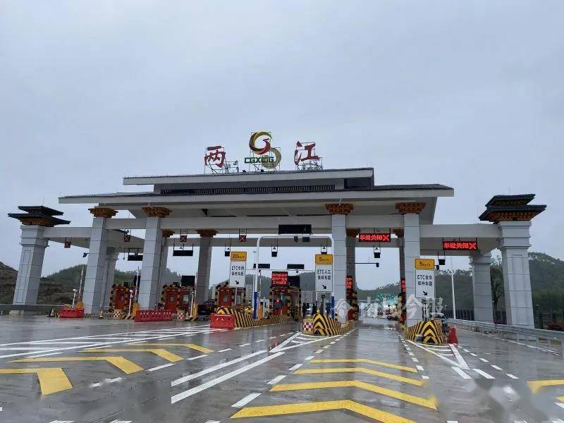 这条高速公路连接桂林与……_融安县