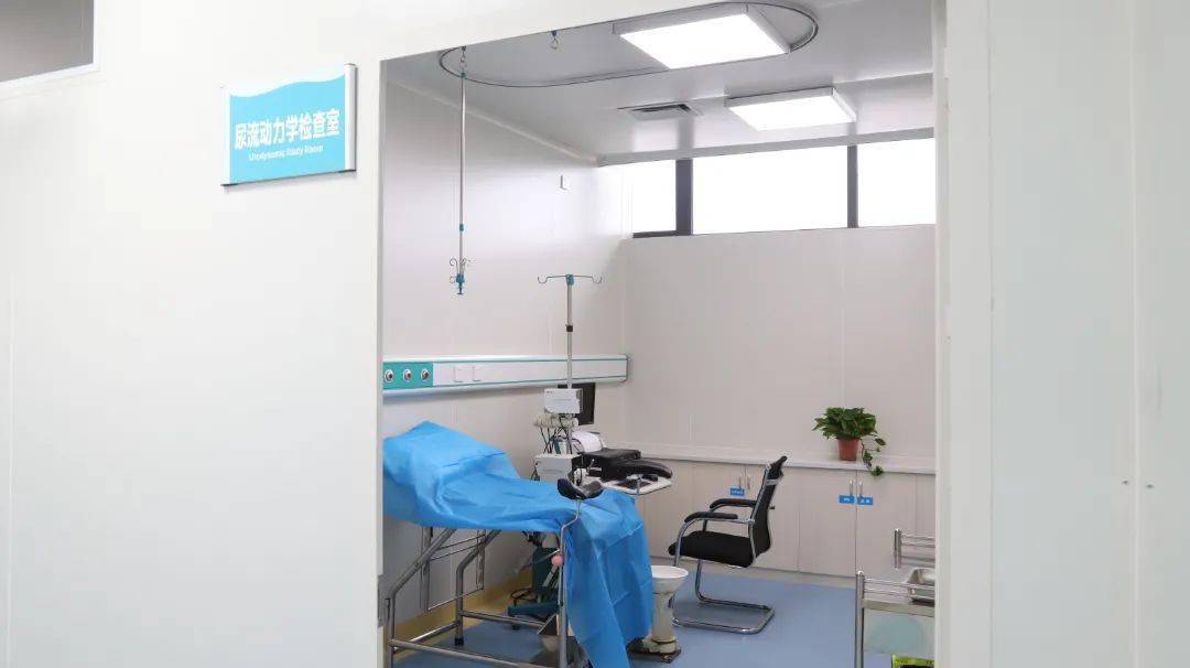 尿流动力学检查室先进的诊疗设备03在这里,泌尿外科,男科顶级专家坐诊