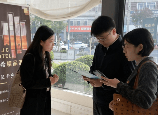 薛书记一行来到宜兴市青年人才驿站,调研青年人才工作,对宜兴团市委