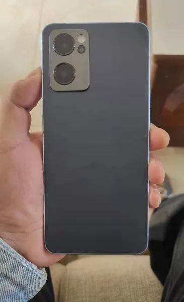【新机】OPPOReno7系列真机谍照 背部居然长这样 打几分？