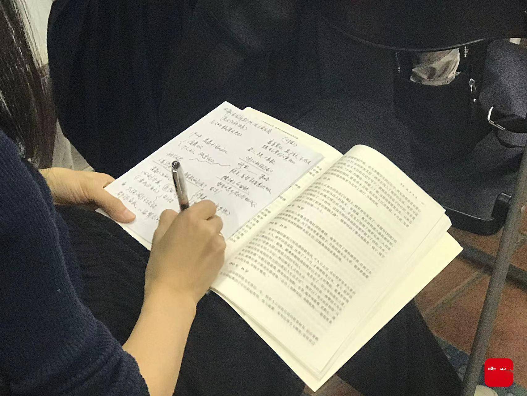 梭罗|梭罗是西方的陶渊明吗？《梭罗瓦尔登湖畔的生命实验》有答案