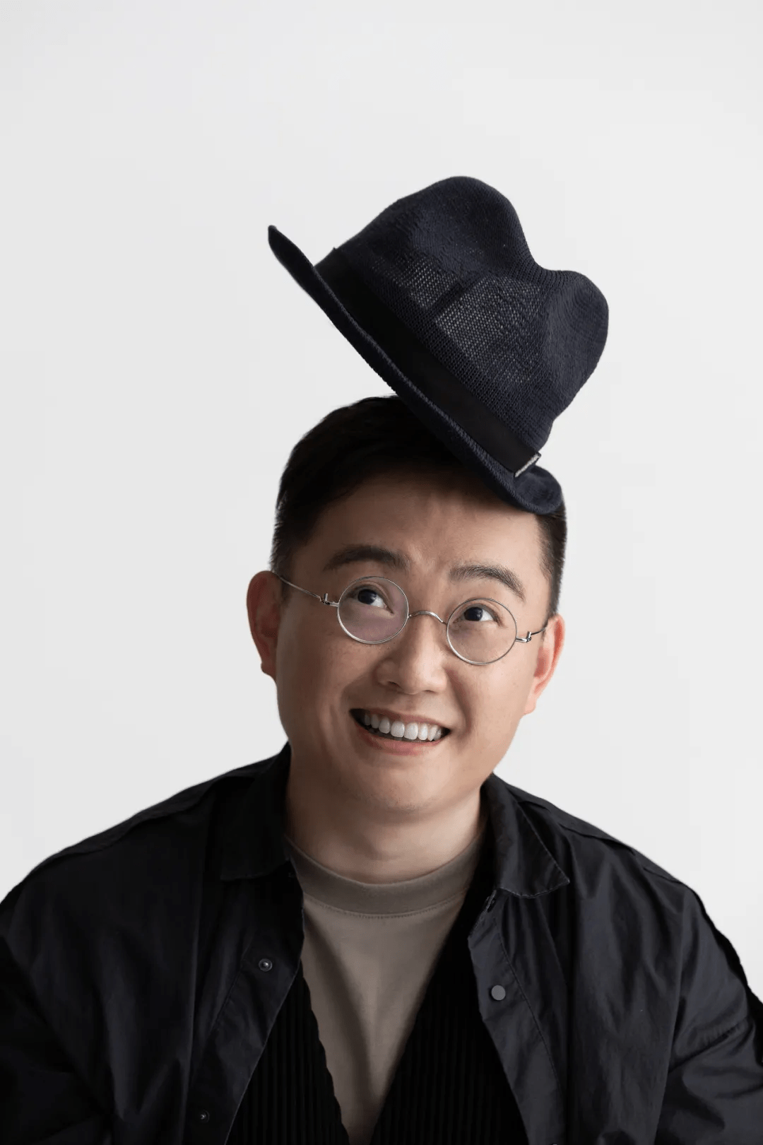 吴敏文创始人及创意总监阳建勋创始人及技术总监超级平常,2014年创办