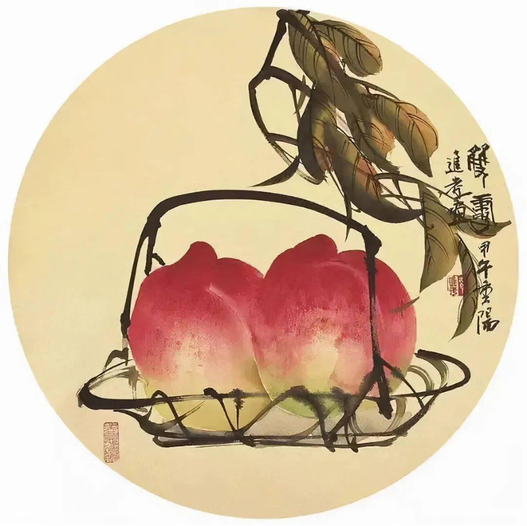 其国画桃子无论从设色,笔法,墨韵,意境,气韵上都深合经典,既有古风,有