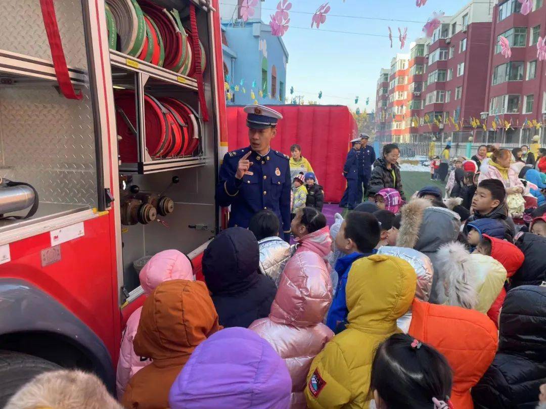 生命|119消防宣传月|锦州市消防救援支队太和大队组织幼儿园萌娃开展“生命通道体验”活动