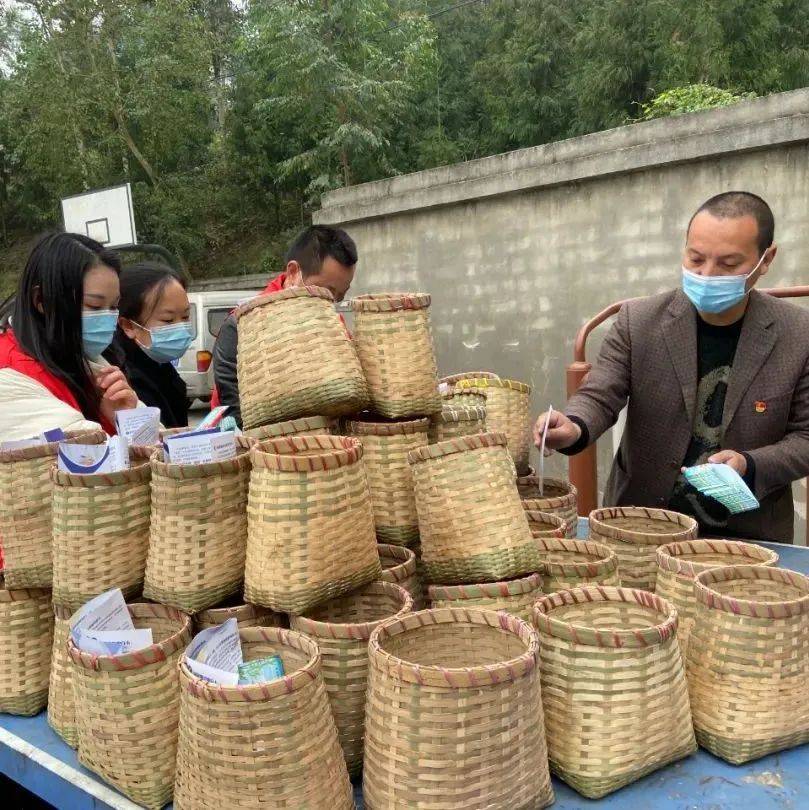 “五清”行动 | 爱心竹篼编织美好人居环境_共和村