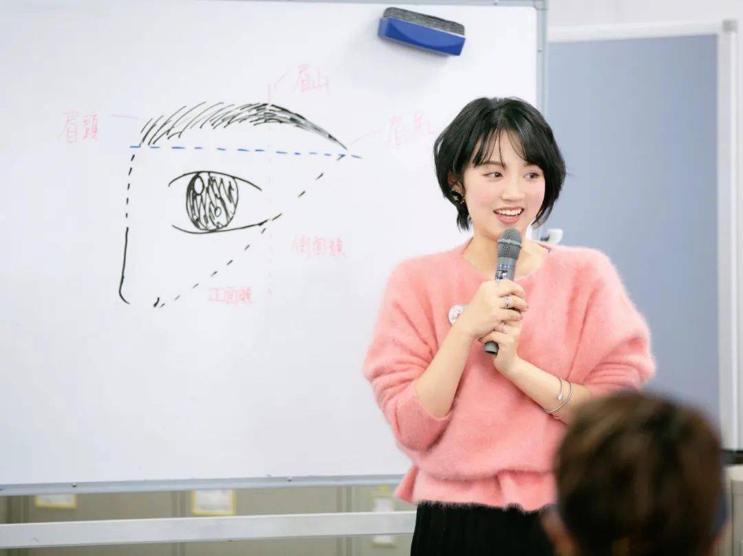 完倪妮扒完倪妮的美貌进化史,我悟了:女人变美,要有心机