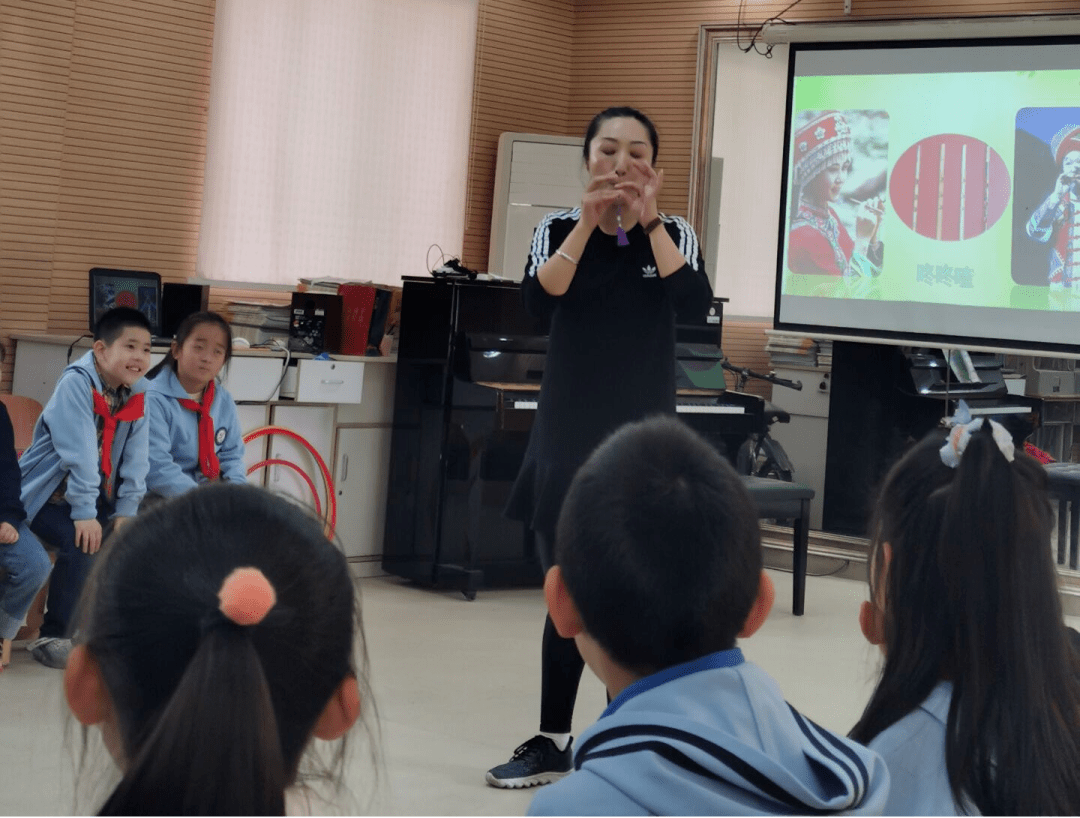 热烈祝贺陆璐老师在玄武区音乐优质课评比中获得优异成绩!