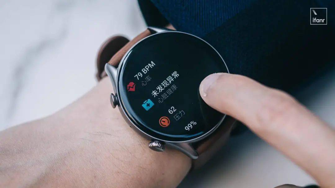 Amazfit GTR 3 Pro 体验：两周一充，千元售价，还新增了血压筛查