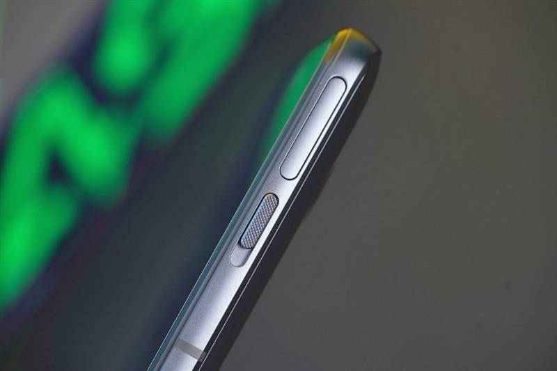 跑分首次破百万！黑鲨4S Pro评测：武装到牙齿的游戏机皇