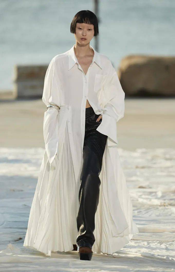 色调 2022春夏女装流行色T台分析