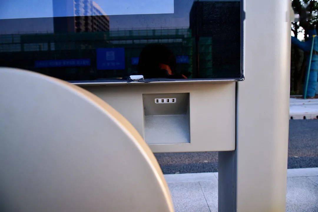 公交站点可充电、智慧斑马线……嘉定这条智慧交通样板路段基本建成